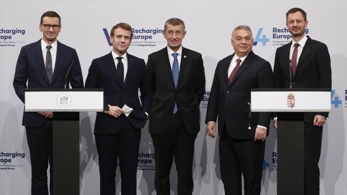 Э.Хегер провел переговоры с Э.Макроном