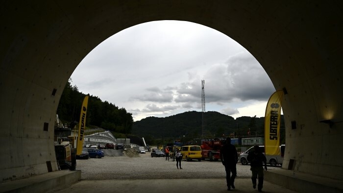 Neuer Eisenbahntunnel eröffnet