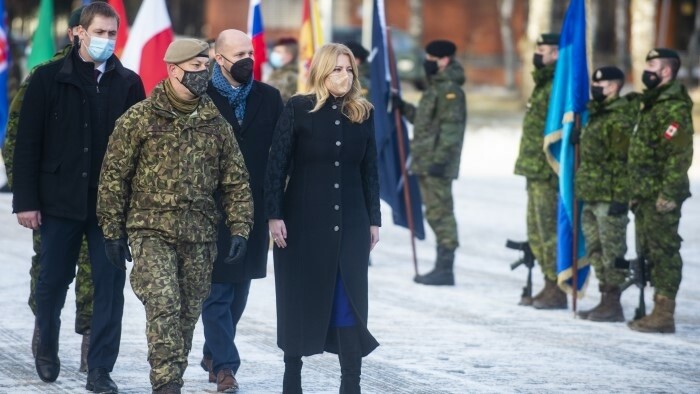 Präsidentin Čaputová besucht slowakisches NATO-Kontingent in Lettland