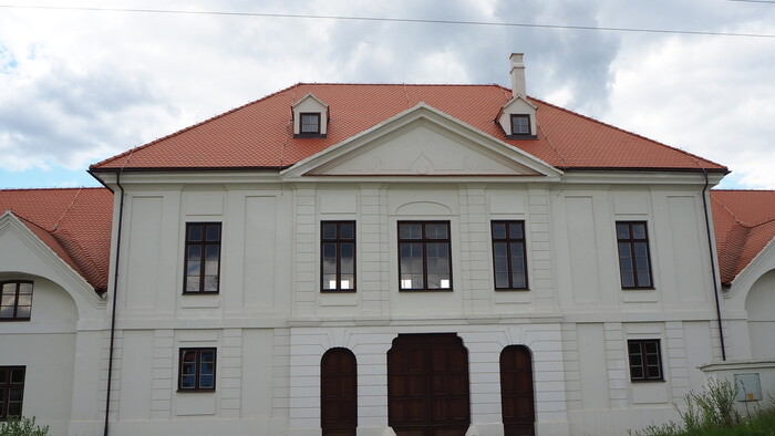 Obec Kopčany získala v Prahe prestížne ocenenie za obnovu kaštieľa
