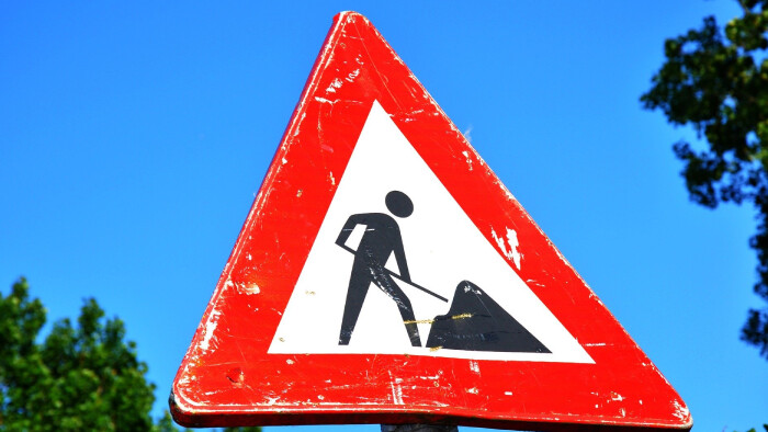 Rekonštrukcia cesty Mníchová Lehota - Chocholná Velčice sa odkladá