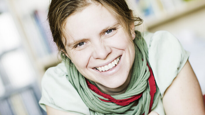 Lucia Halová prekladá Brány do Atén
