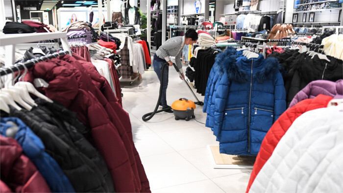 Le Slovaque type moyen jette plus de 10 kg de vêtements par an