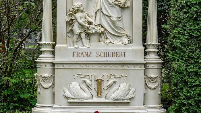 Franz Schubert má v Sovom zámočku zriadenú pamätnú izbu
