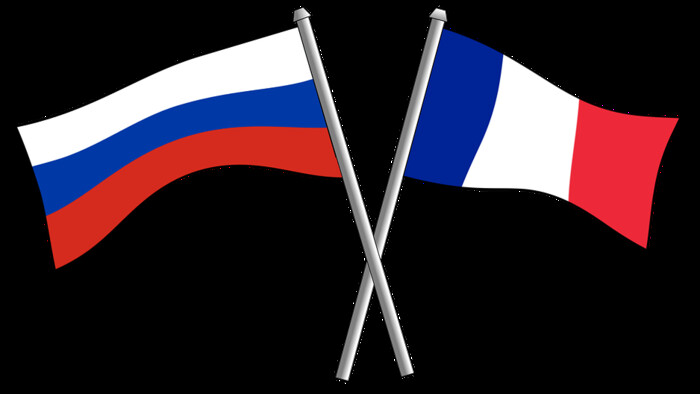 Putin telefonuje s Macronom