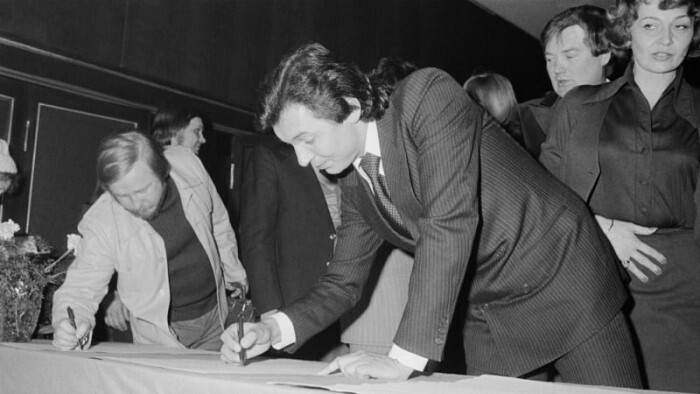 Vor 45 Jahren: Regimekonforme Künstler unterzeichnen die „Anticharta“
