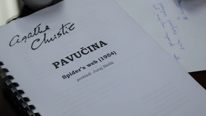 Detektívna hra Agathy Christie – Pavučina v slovenskej premiére na javisku DJP v Trnave