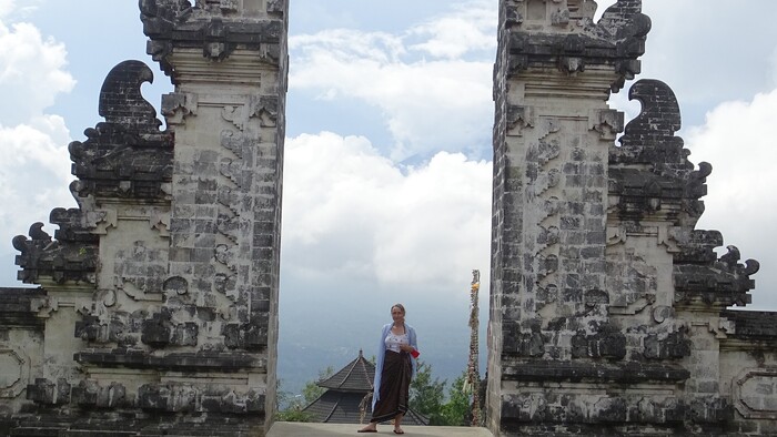 Besakih Temple Na tento zaber sa bezne caka 3h v rade, nikde nikdo.jpg