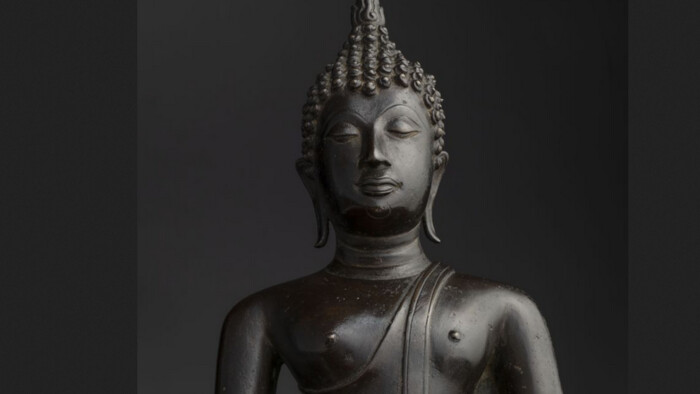 Buddha zblízka vo Valdštejnskej jazdiarni v Prahe