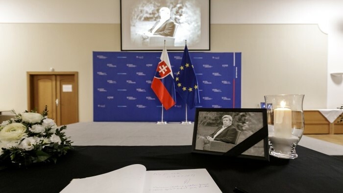 Public Condolence Book for Eduard Kukan at Foreign Ministry