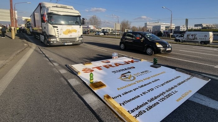 Road carriers go on strike in Bratislava 