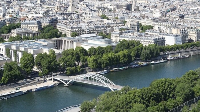 Paríž ide vyčistiť Seinu tak aby sa v nej dalo kúpať