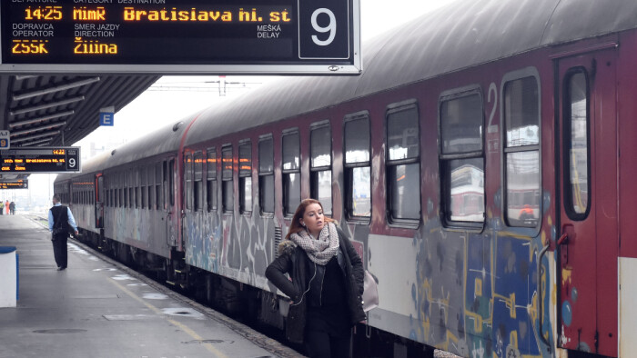 Glosa: Do idúceho vlaku nenaskakujme