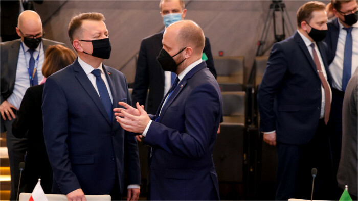 Ministre de la Défense à Bruxelles sur la modernisation de la défense