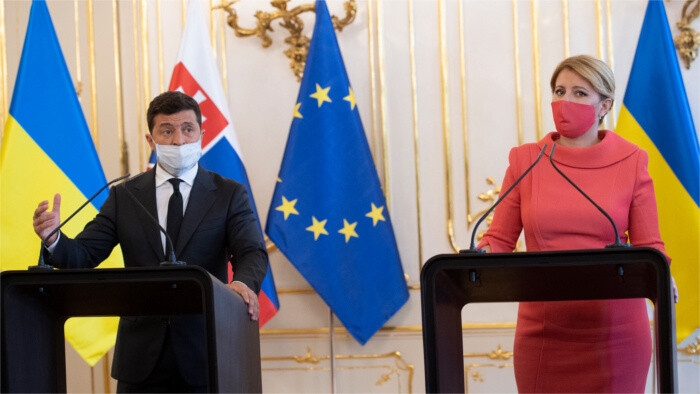Zelensky se comunica con Čaputová y expresa su agradecimiento al pueblo eslovaco