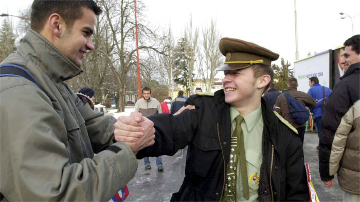 Povinná vojenská služba zatiaľ nebude  