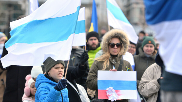 Protestations des Russes à Bratislava contre la guerre en Ukraine 