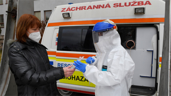 Každý druhý PCR test je pozitívny 