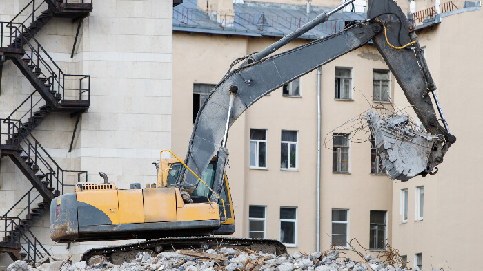Fórum: Plánované búranie schátranej budovy školy na sídlisku v Piešťanoch mešká