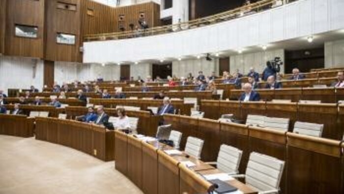 NRSR: Mandátový výbor zatiaľ nerozhodol