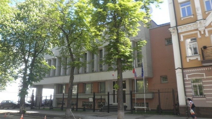 Diplomats, investigators and experts safe in Kiev