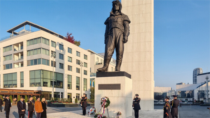 Čaputová rinde homenaje a Štefánik