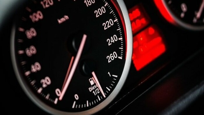 Po 6. júli nové auto zakúpené v EÚ už len s inteligentným asistentom rýchlosti