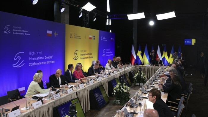 Geberkonferenz für die Ukraine in Warschau mit slowakischer Spende 