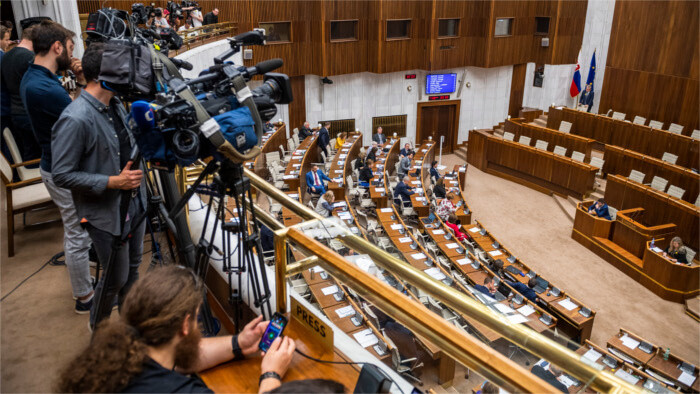 Reaktionen auf die Abstimmung im Parlament