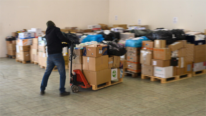 Survey: Too much help to Ukrainians