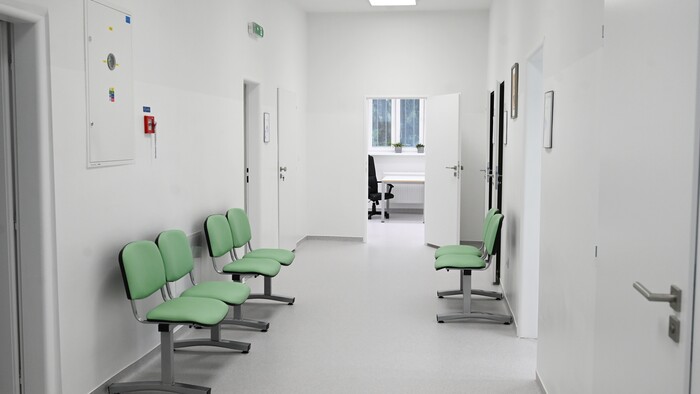 Encuesta de opinión revela más de la mitad de los eslovacos cree que la atención médica no es una prioridad del Estado
