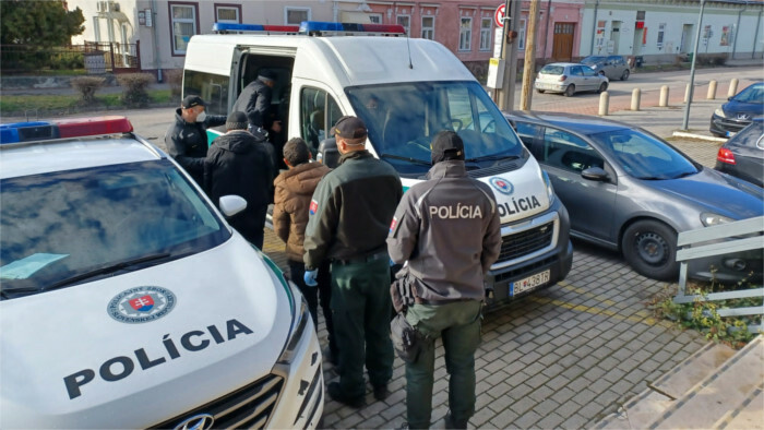 Zuzana Čaputová firma la enmienda a la Ley de la Policía