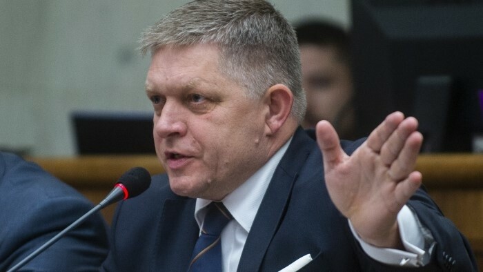 Robert Fico stellt Fragen für Referendum vor
