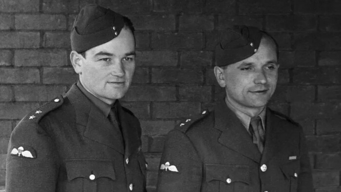 O Anthropoide s britským autorom Johnom Martinom