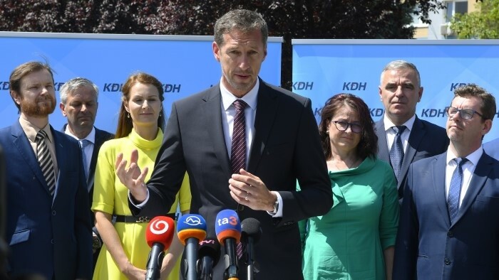 Christian Democrats re-elect Majerský as their leader