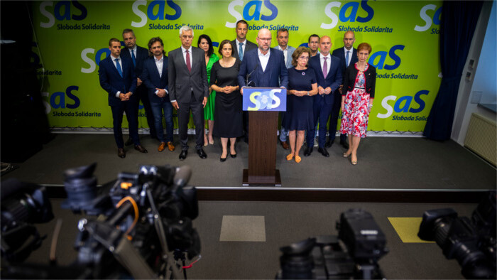 SaS demanda la salida de Matovíč del Gobierno