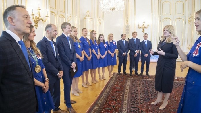 President receives Deaflympics champions