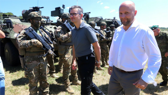 Los ministros de Defensa de Eslovaquia y de Eslovenia debatieron sobre la cooperación en la industria de defensa