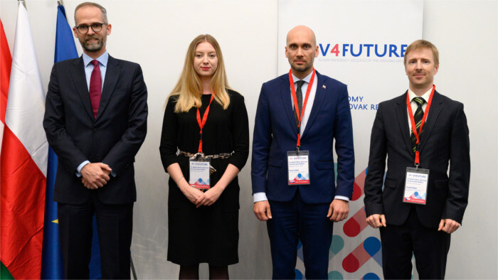 El suministro nuclear tema de la reunión de representantes del V4