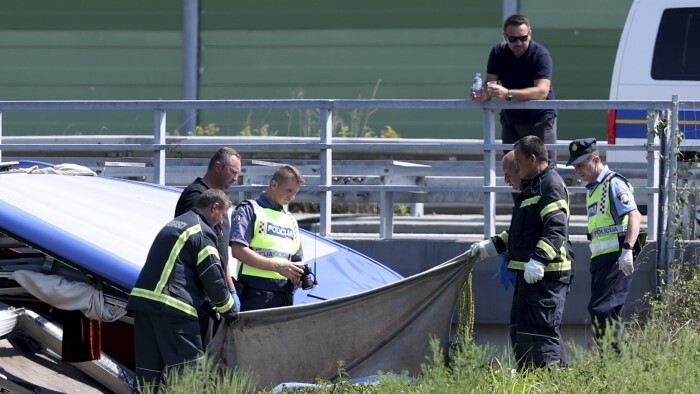 Slovak politicians send condolences to Poland after bus crash