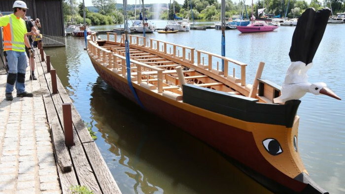 Une réplique du navire romain historique Lusoria arrive dans la capitale