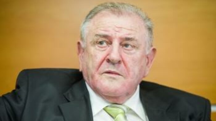 Vladimír Mečiar oslavuje