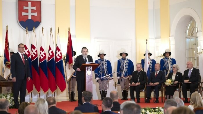 Parliamentary chair confers key award on six laureates