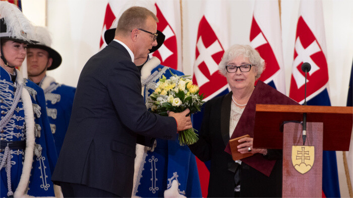 Kollár entrega el premio de Hurban
