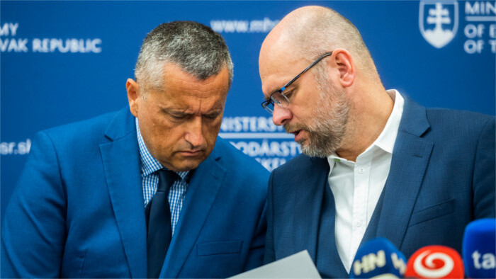 Richard Sulík a annoncé que s'il quittait le poste de ministre, le chef du SPP  partirait également