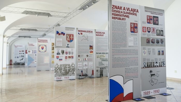Ausstellung zu 30 Jahren Verfassung