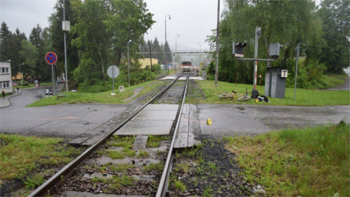 Chemins de fer : attention près des voies