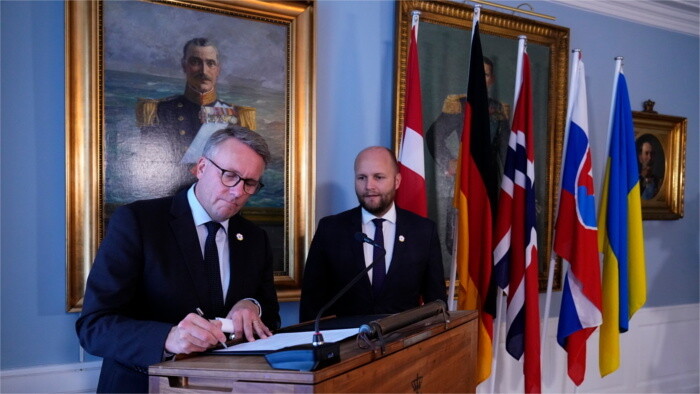 Eslovaquia fabricará más obuses Zuzana 2 para Ucrania