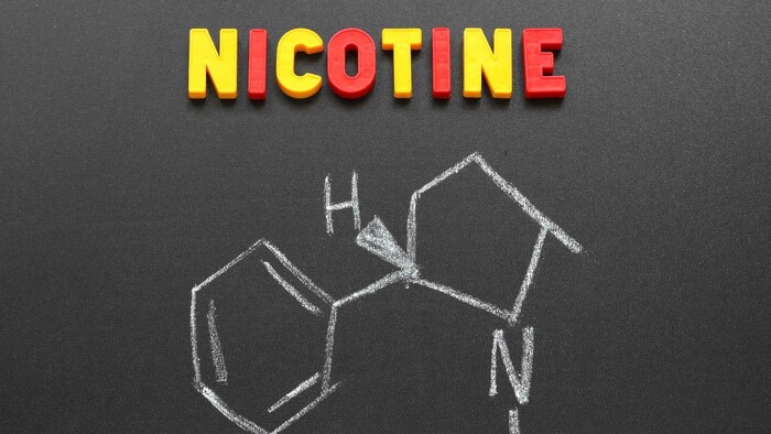 Tínedžeri vymenili cigarety za nikotínové vrecká