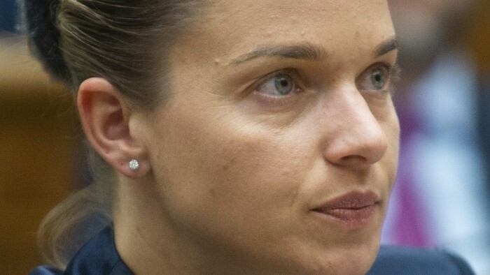 MP Tabák slapped MP Cigániková